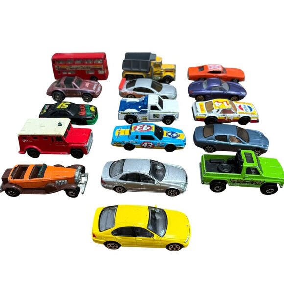 VINTAGE LOT Hot Wheels Matchbox Ertl Darda RealToy Cars AS IS - Picture 1 of 8